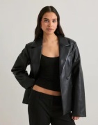Gina Tricot - Musta - Shaped pu blazer