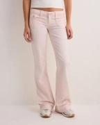 Nelly - Vaaleanpunainen - Super Low Heart Pocket Bootcut Jeans