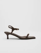 Nelly - Ruskea - Buckle Square Toe Heel