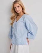 Only - Sininen - Onlzion 3/4 V-Neck Emb Top Wvn