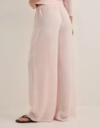 Nelly - Vaaleanpunainen - Flowy Satin Pants