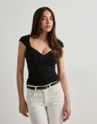 Nelly - Musta - Sweetheart Cap Sleeve Top