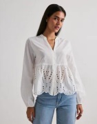 Only - Valkoinen - Onldewina Ls V-Neck Anglaise Shirt