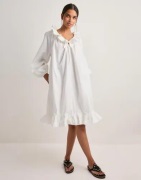 Vero Moda - Valkoinen - Awakari Ls V-Neck Blk Dress