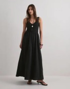 Vero Moda - Musta - Vmvally Sl Long Dress Jrs Noos