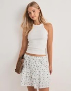 Vero Moda - Valkoinen - Vmtrine Nw Short Skirt Wvn Noos