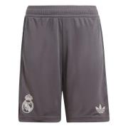 Real Madrid 3. shortsit 2024/25 Lapset